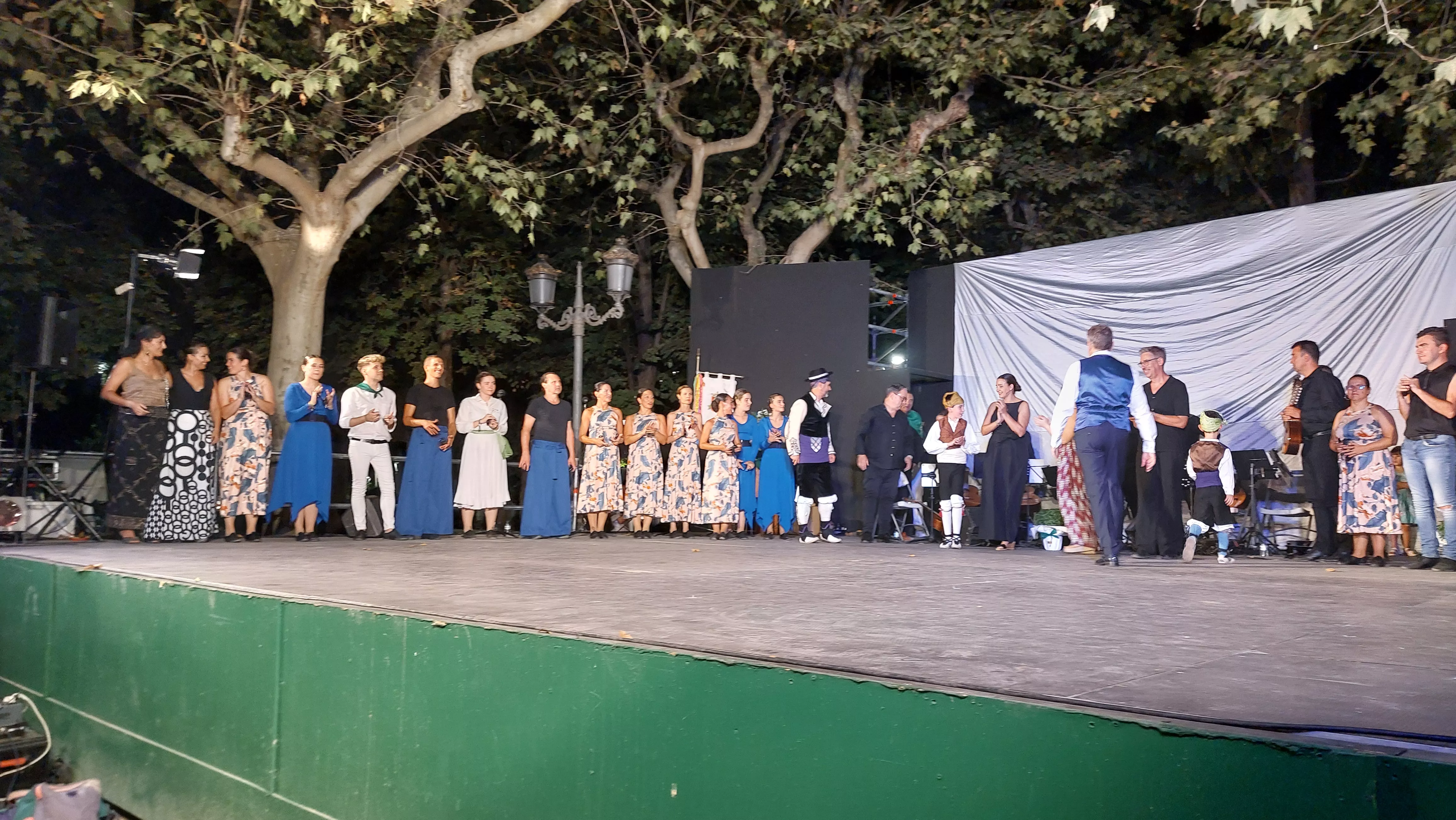  Grupo Folklórico San Lorenzo en el Parque Miguel Servet