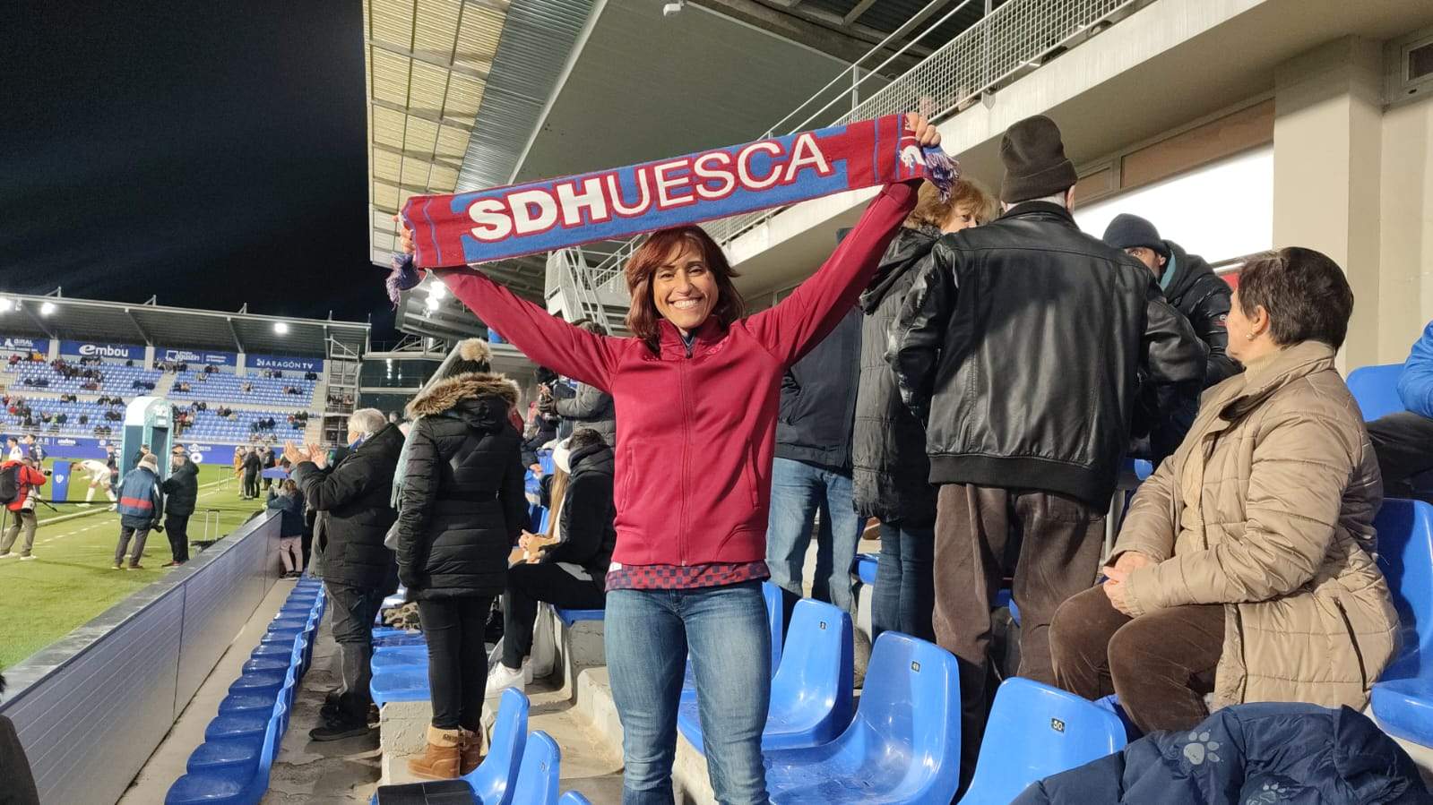 La irreductible Silvia Ferrer. Ha venido de propio de Tarragona, donde trabaja, para animar. Y mañana vuelta a Tarragona