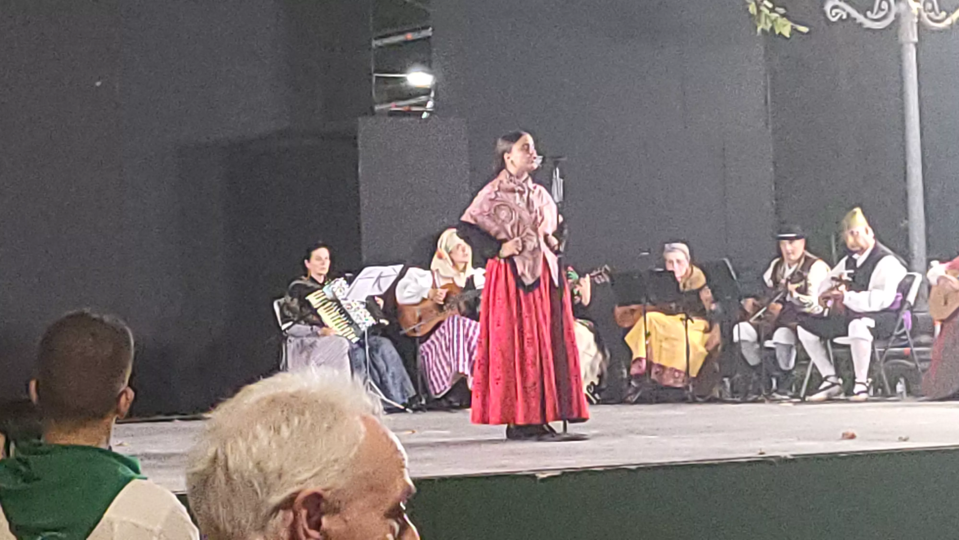  Agrupación Folklórica Santa Cecilia en el Parque Miguel Servet