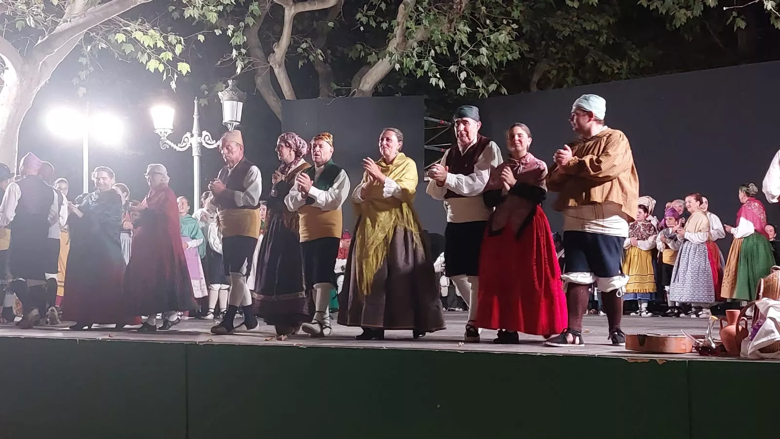  Agrupación Folklórica Santa Cecilia en el Parque Miguel Servet