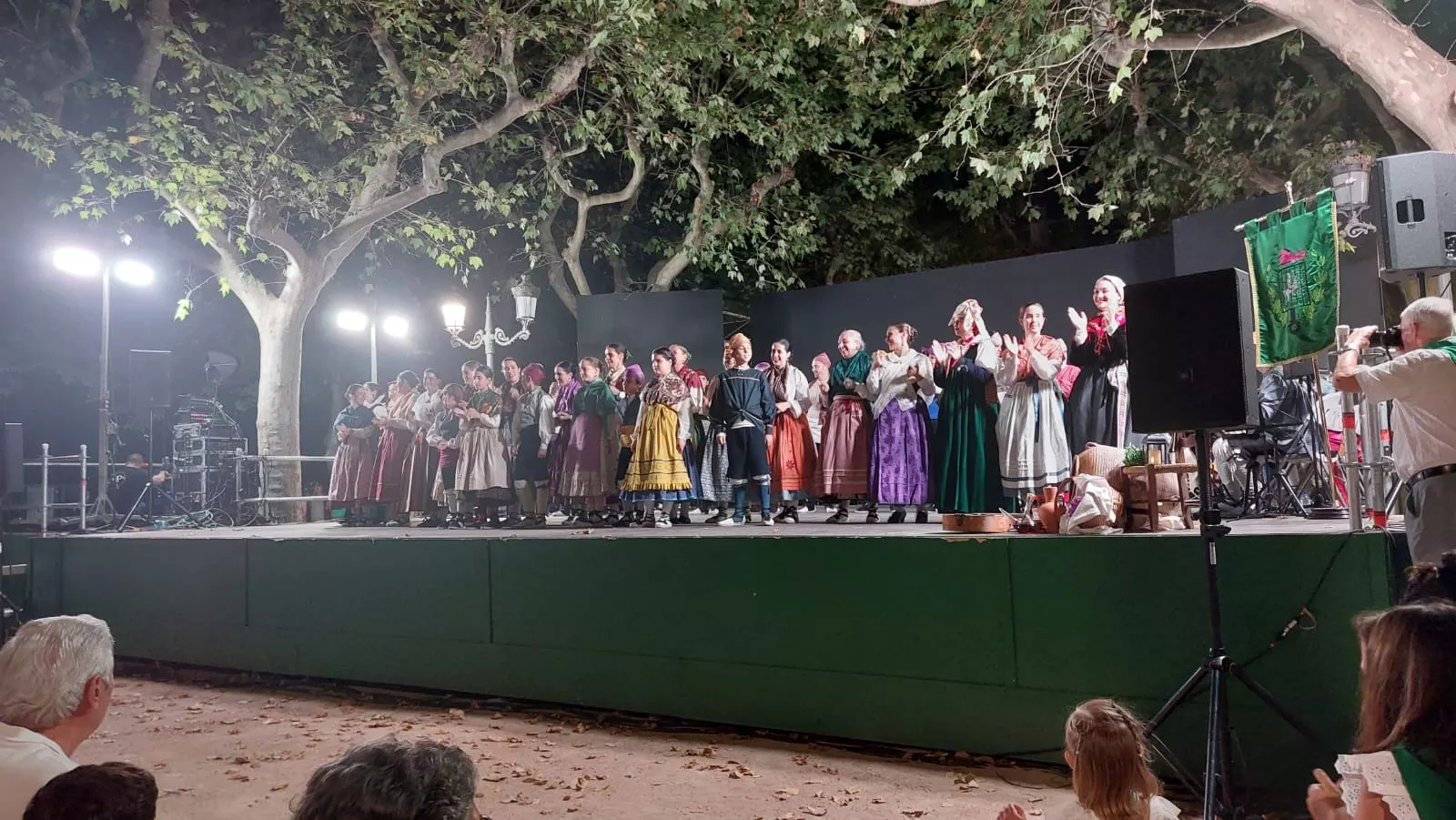  Agrupación Folklórica Santa Cecilia en el Parque Miguel Servet