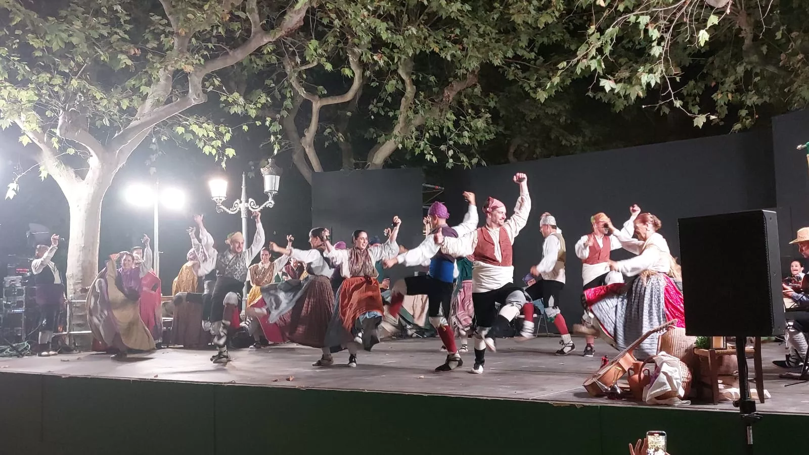  Agrupación Folklórica Santa Cecilia en el Parque Miguel Servet