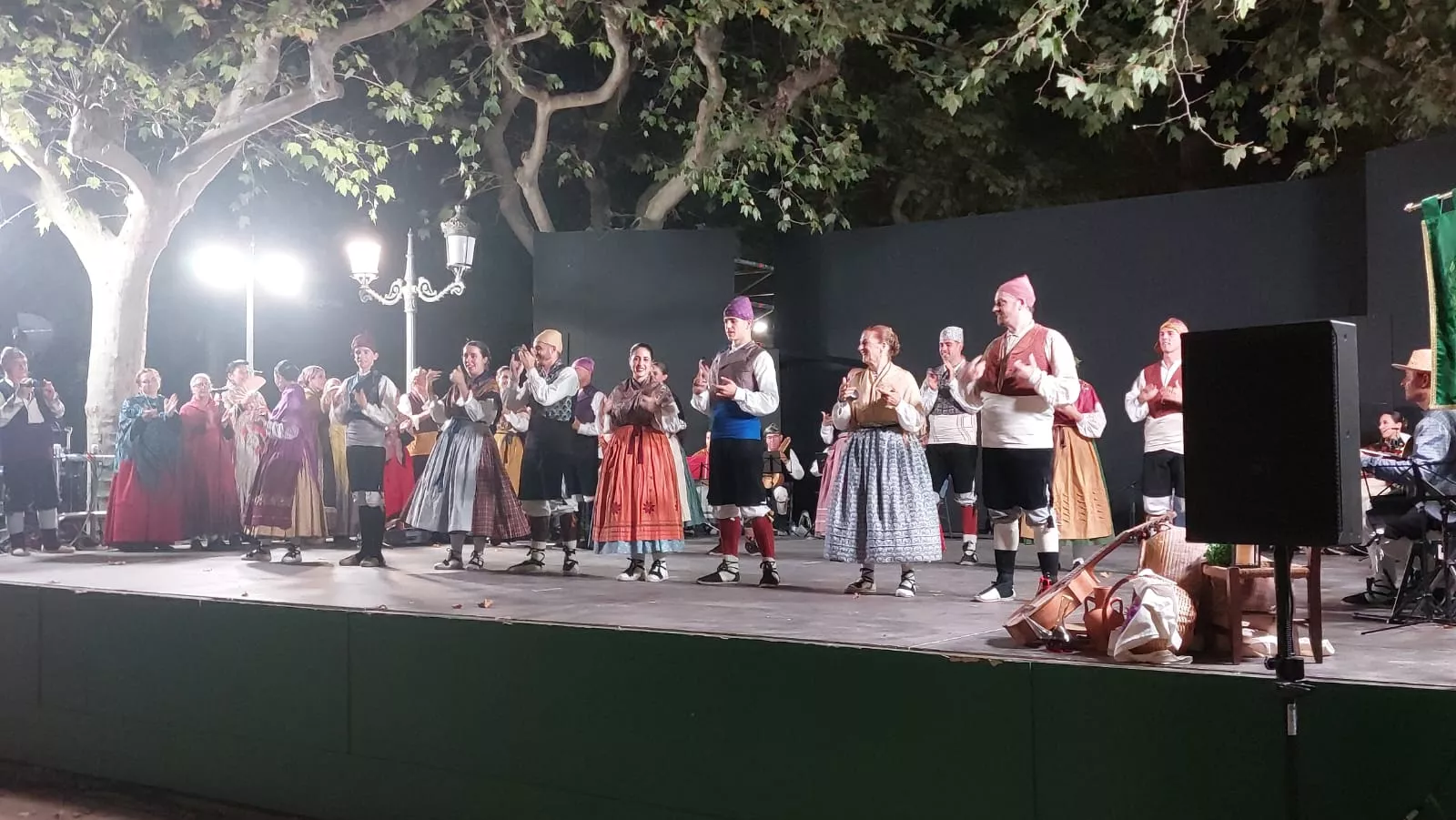  Agrupación Folklórica Santa Cecilia en el Parque Miguel Servet