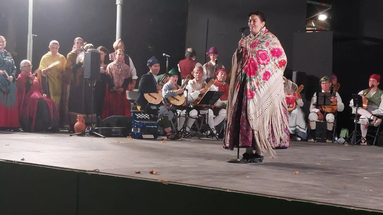  Agrupación Folklórica Santa Cecilia en el Parque Miguel Servet