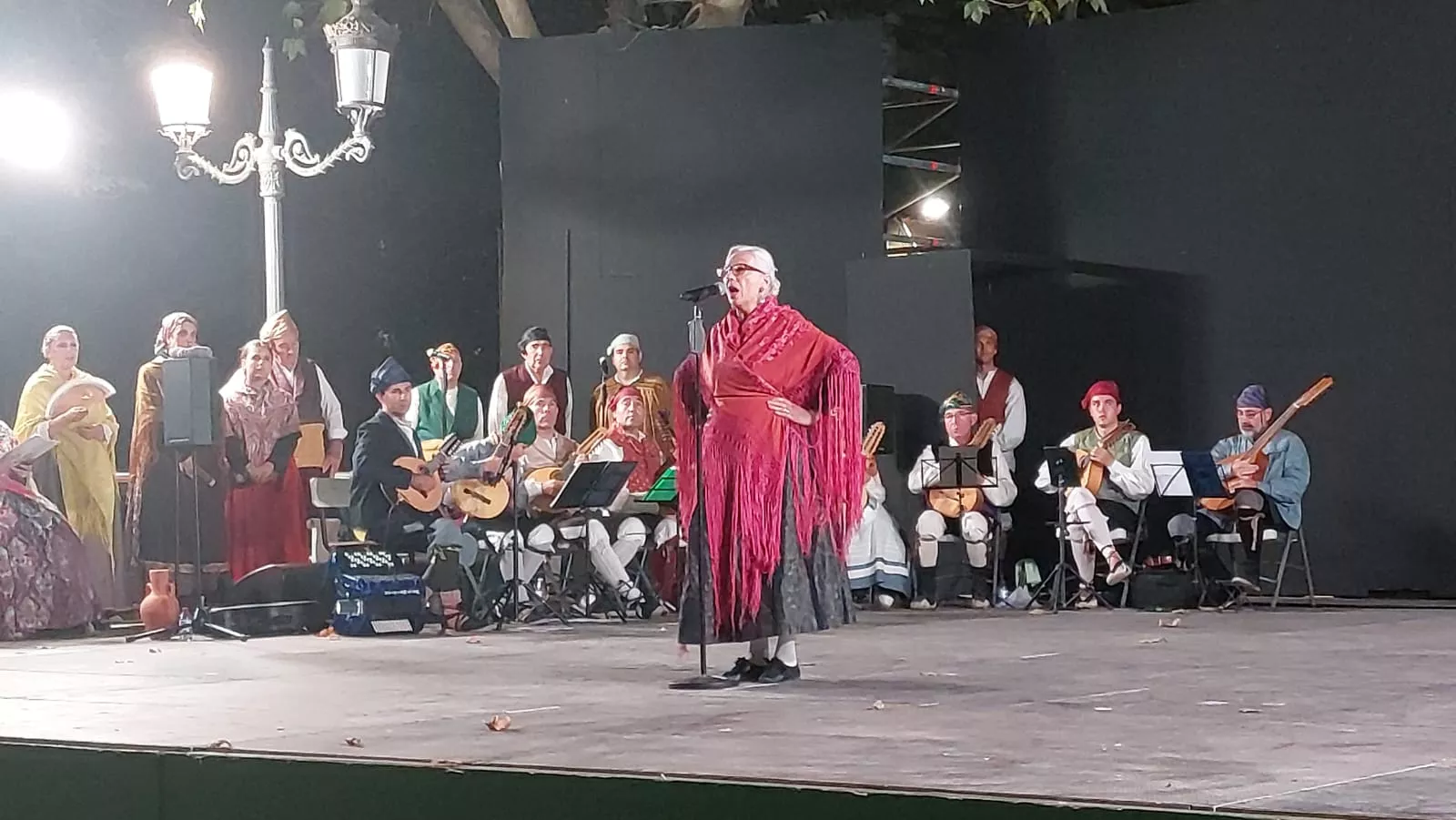  Agrupación Folklórica Santa Cecilia en el Parque Miguel Servet