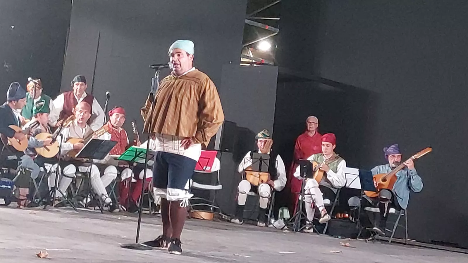  Agrupación Folklórica Santa Cecilia en el Parque Miguel Servet