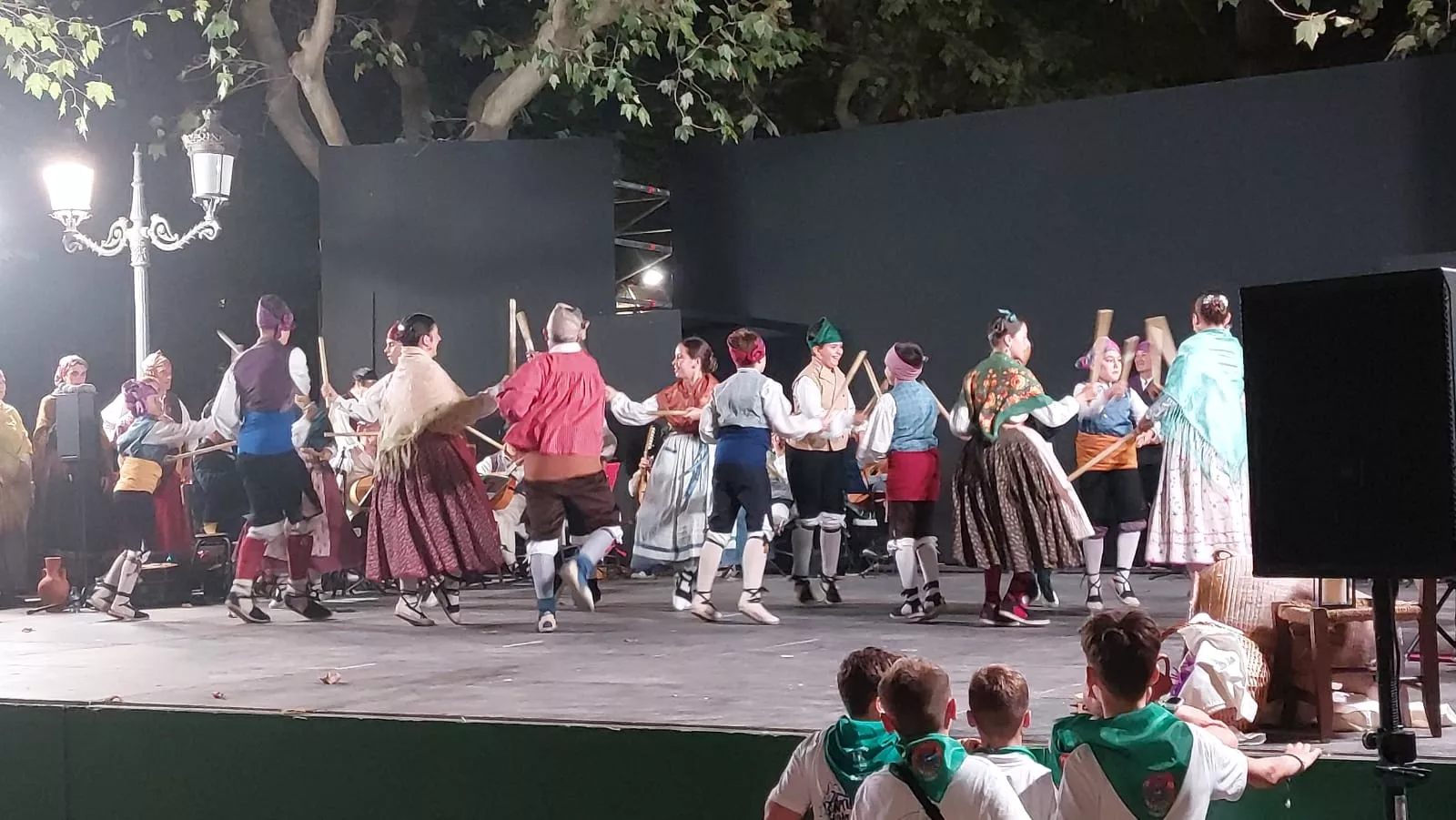  Agrupación Folklórica Santa Cecilia en el Parque Miguel Servet