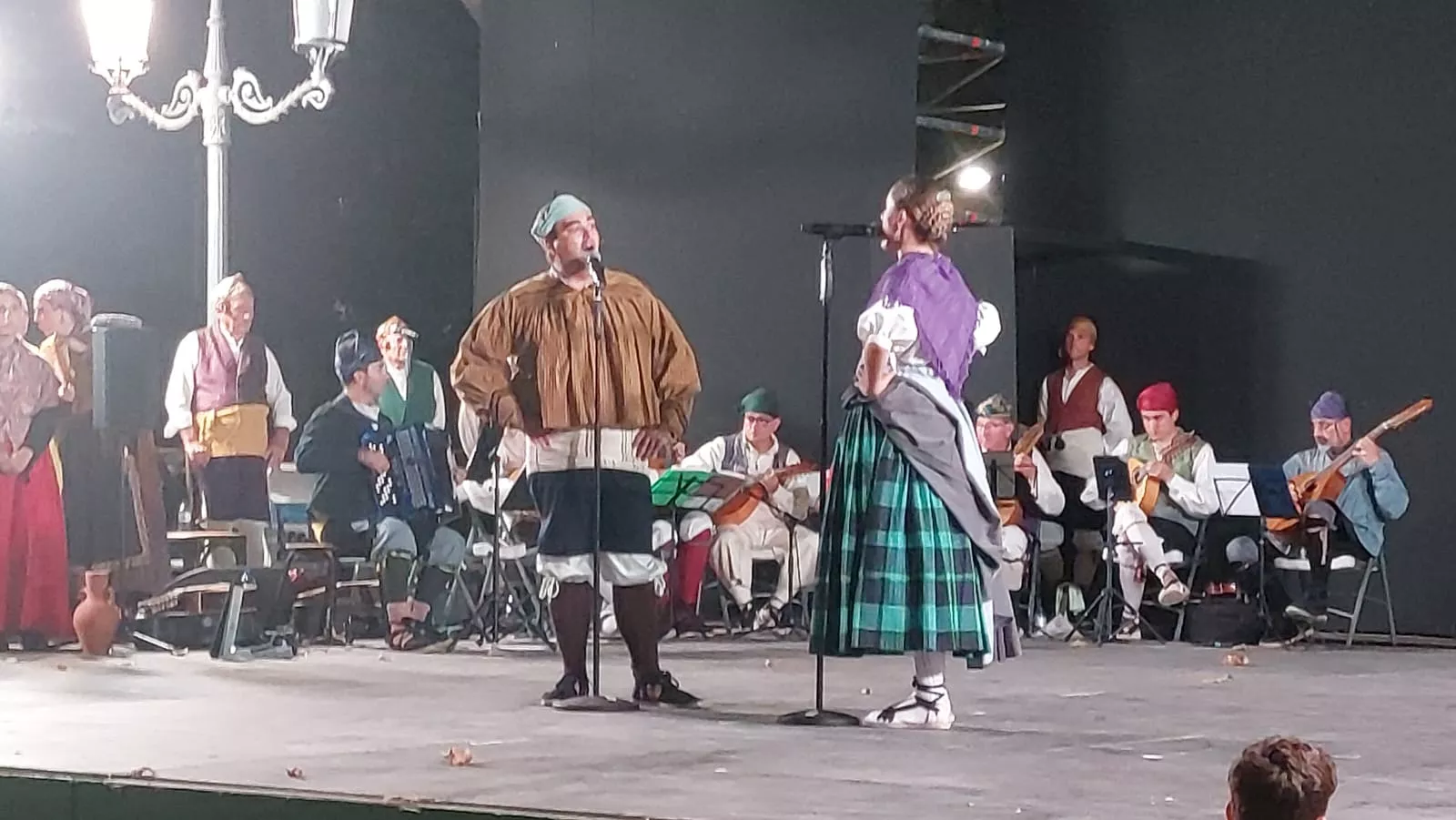  Agrupación Folklórica Santa Cecilia en el Parque Miguel Servet