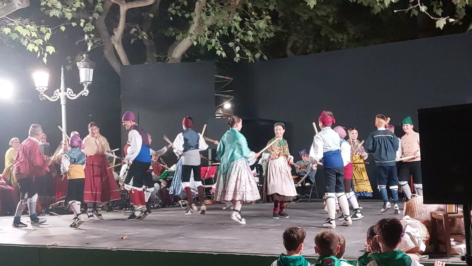  Agrupación Folklórica Santa Cecilia en el Parque Miguel Servet