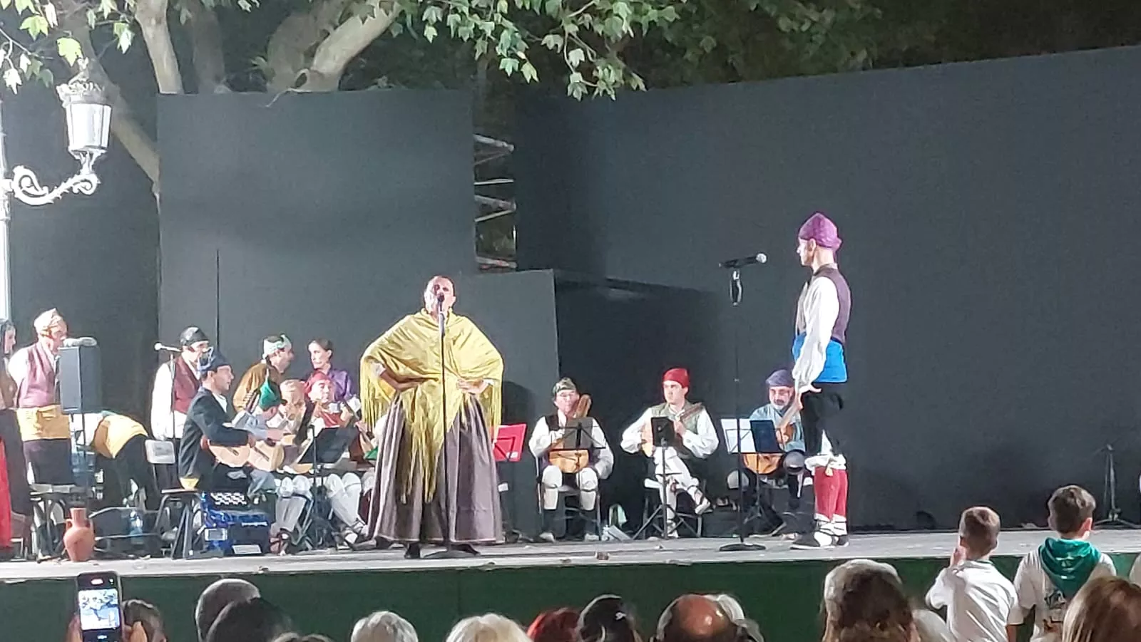  Agrupación Folklórica Santa Cecilia en el Parque Miguel Servet