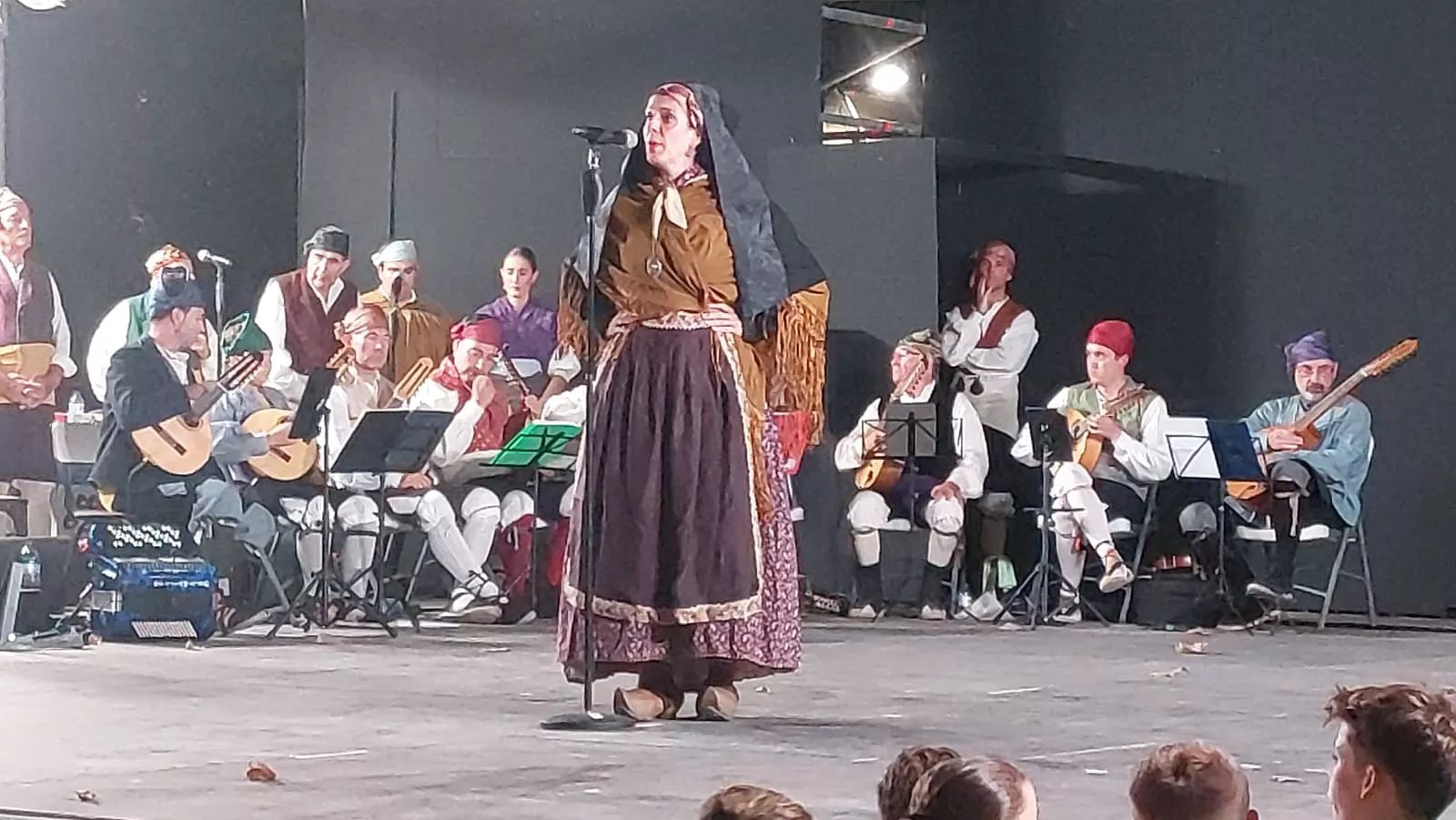  Agrupación Folklórica Santa Cecilia en el Parque Miguel Servet