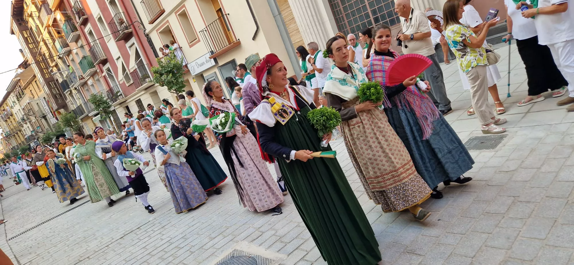 Ofrenda de Flores y Frutos a San Lorenzo. Foto Myriam Martínez