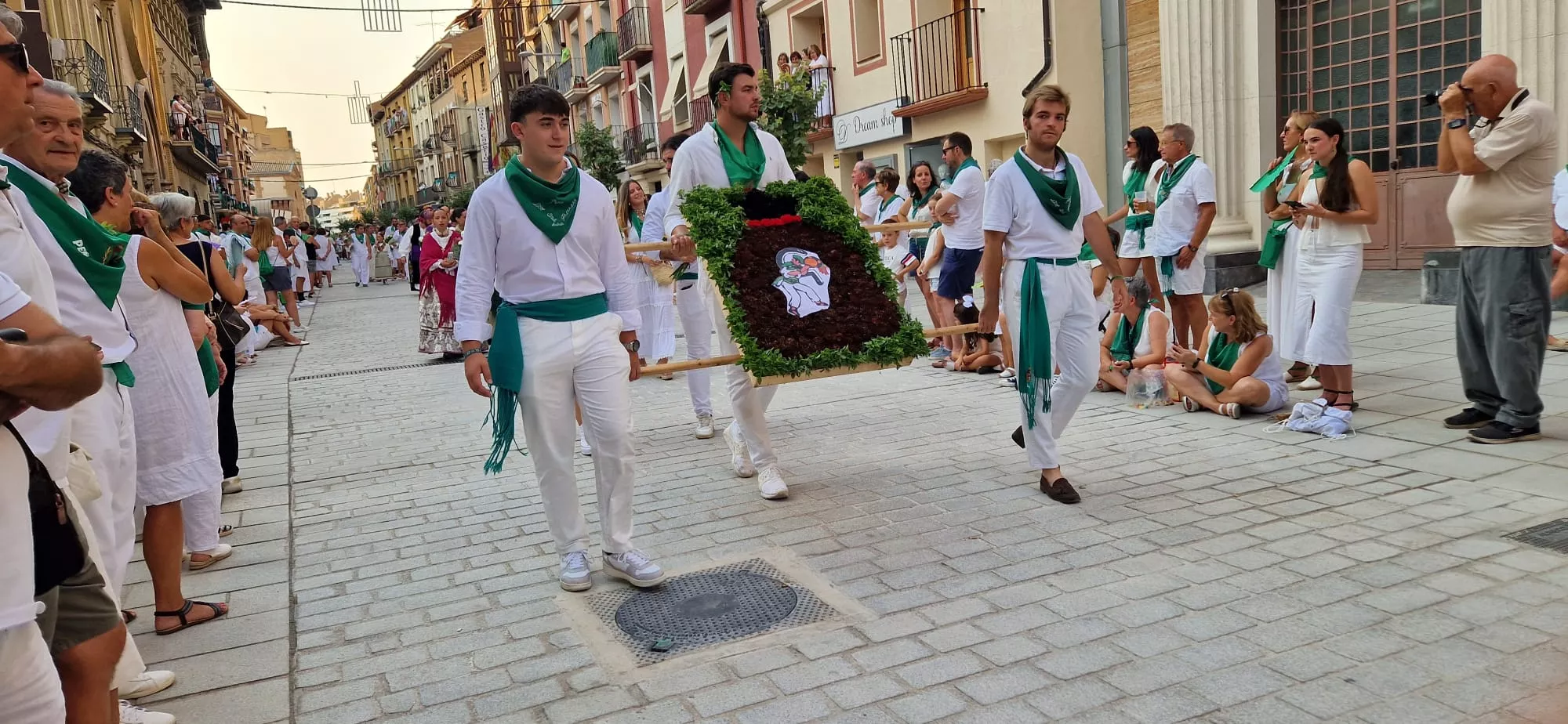 Ofrenda de Flores y Frutos a San Lorenzo. Foto Myriam Martínez