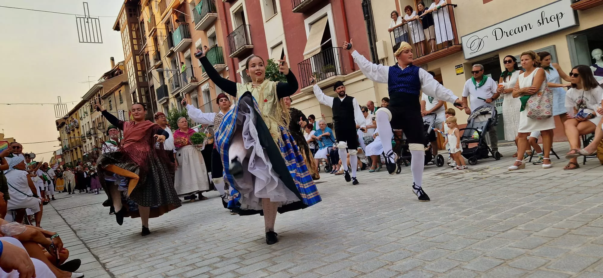 Ofrenda de Flores y Frutos a San Lorenzo. Foto Myriam Martínez