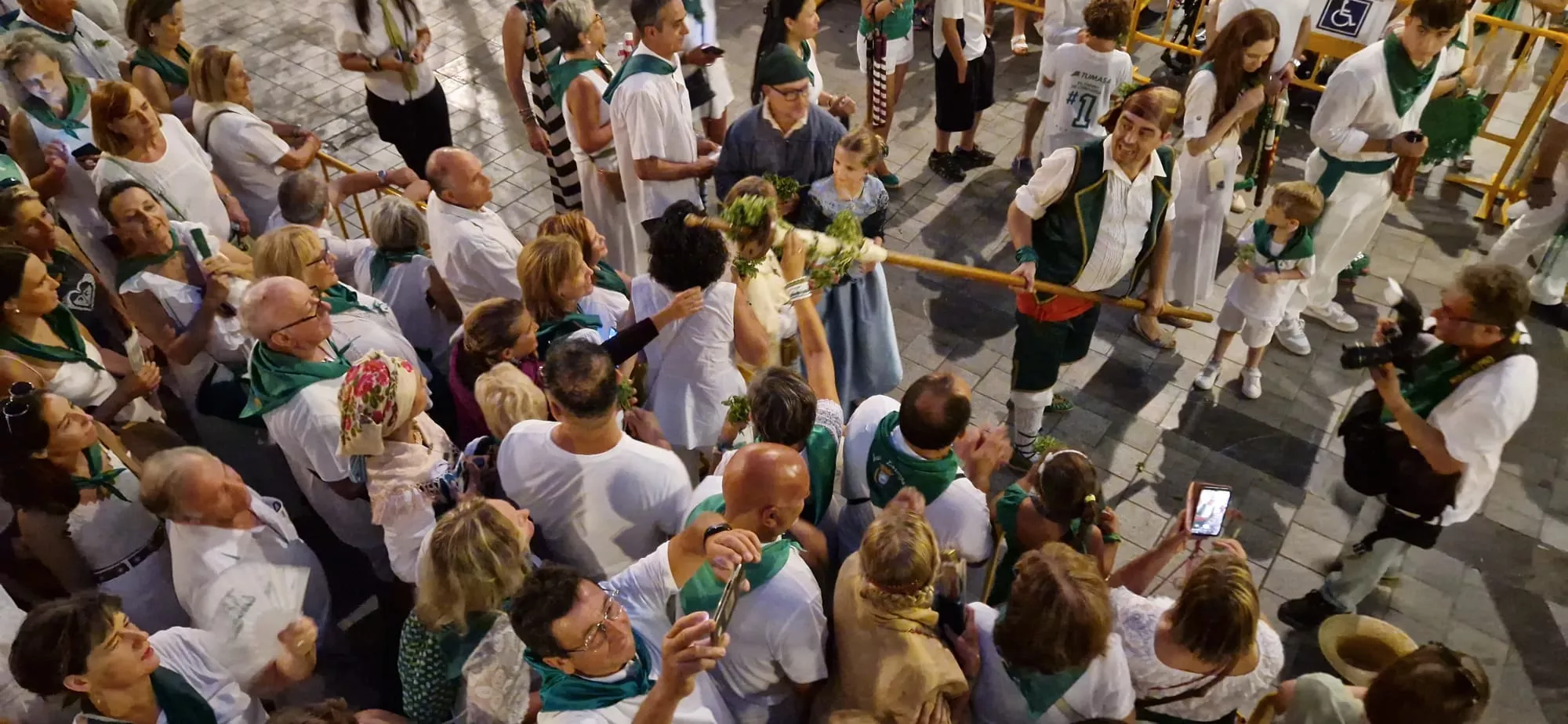 Ofrenda de Flores y Frutos a San Lorenzo. Foto Myriam Martínez