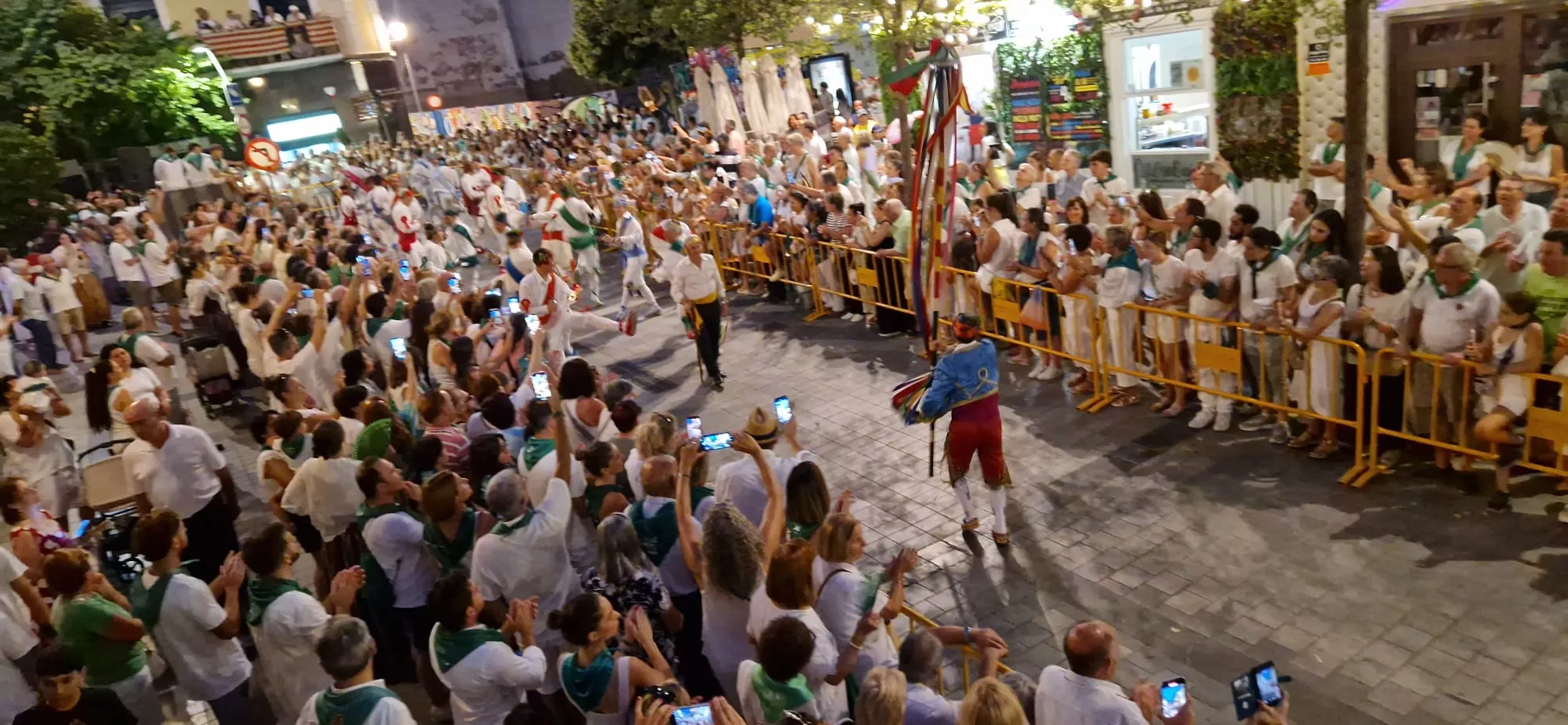Ofrenda de Flores y Frutos a San Lorenzo. Foto Myriam Martínez