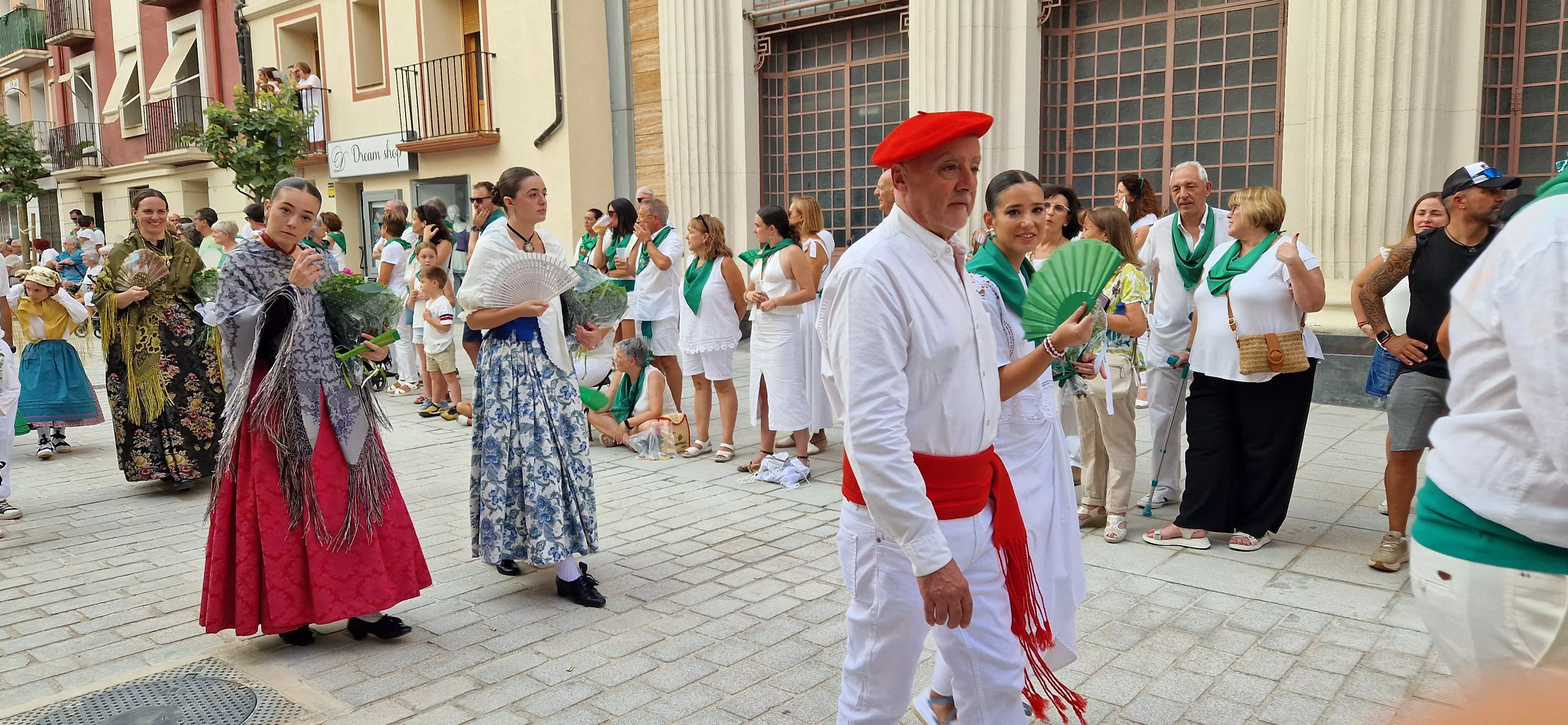 Ofrenda de Flores y Frutos a San Lorenzo. Foto Myriam Martínez