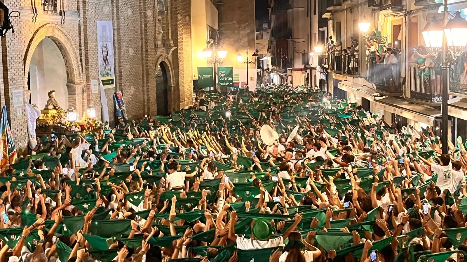 Despedida al Santo en la Plaza de San Lorenzo