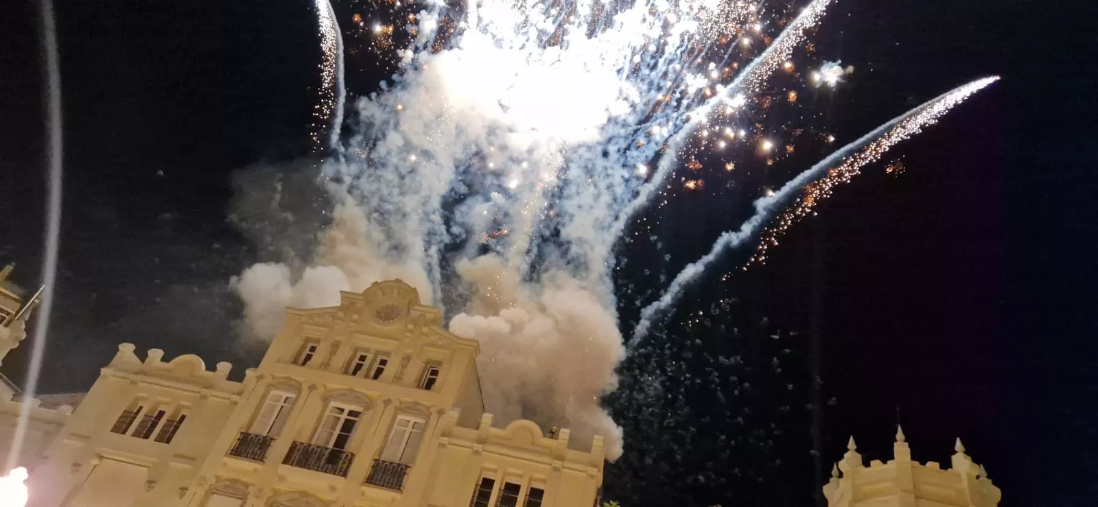 Colección de fuegos artificiales y traca final de San Lorenzo. Foto Myriam Martínez