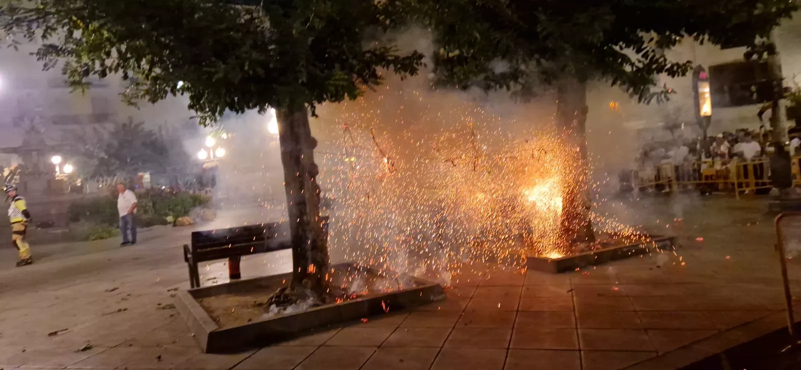 Colección de fuegos artificiales y traca final de San Lorenzo. Foto Myriam Martínez