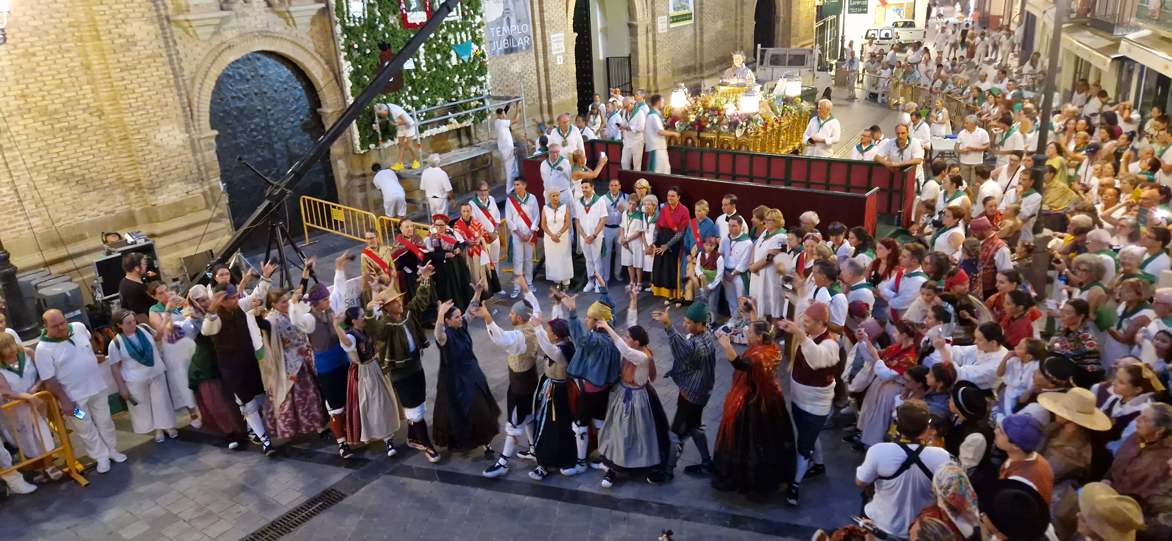Ofrenda de Flores y Frutos a San Lorenzo. Foto Myriam Martínez