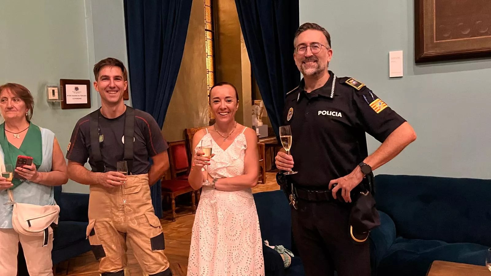 Brindis por el final de las fiestas dedicado a "Mabilé". Foto Mercedes Manterola