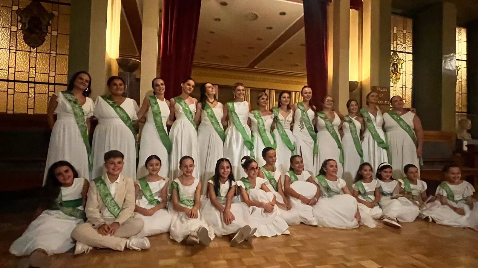 Final de fiestas con las mairalesas y mainate. Foto Mercedes Manterola