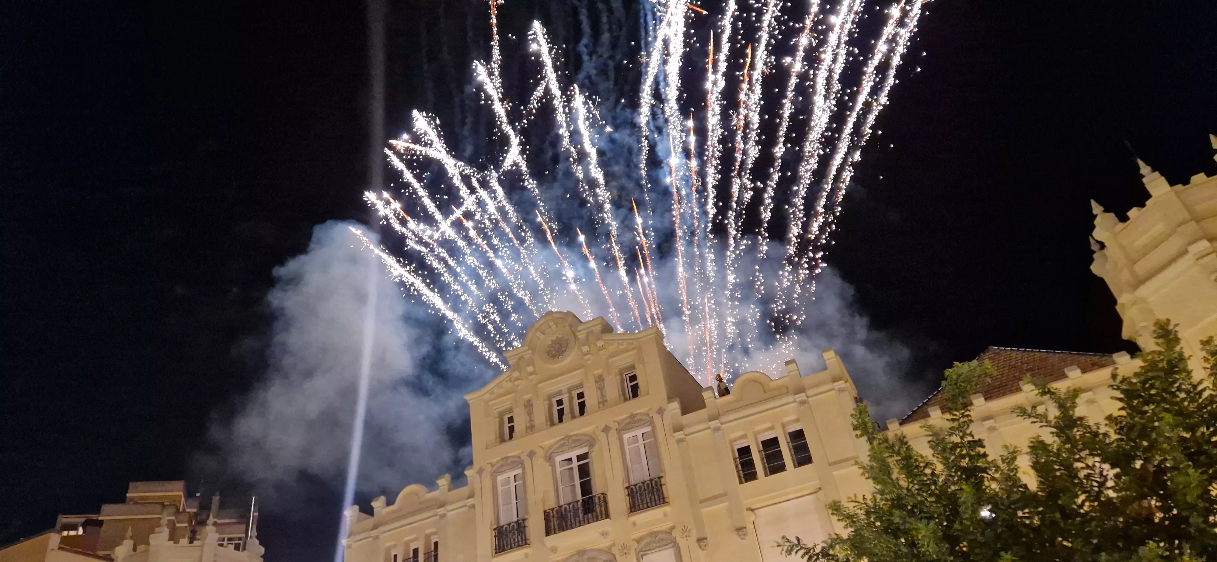 Colección de fuegos artificiales y traca final de San Lorenzo. Foto Myriam Martínez