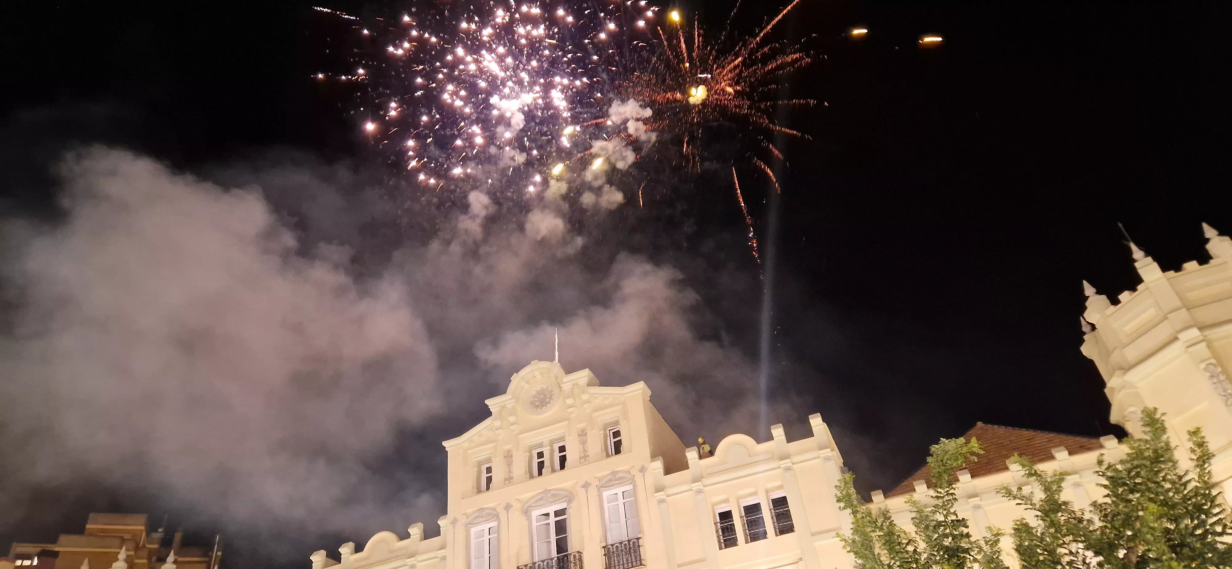 Colección de fuegos artificiales y traca final de San Lorenzo. Foto Myriam Martínez