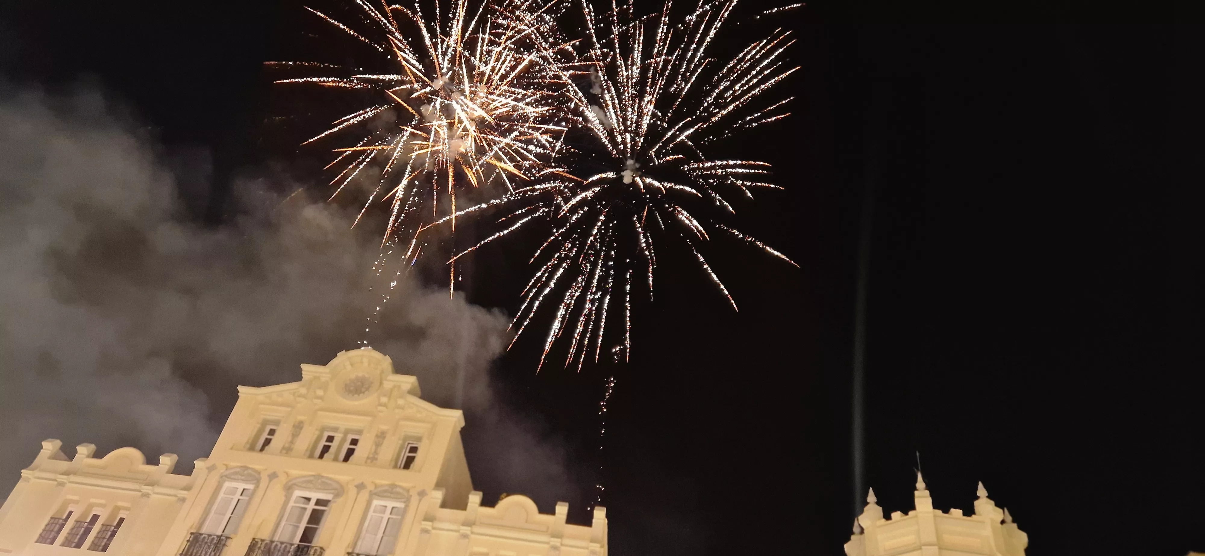 Colección de fuegos artificiales y traca final de San Lorenzo. Foto Myriam Martínez