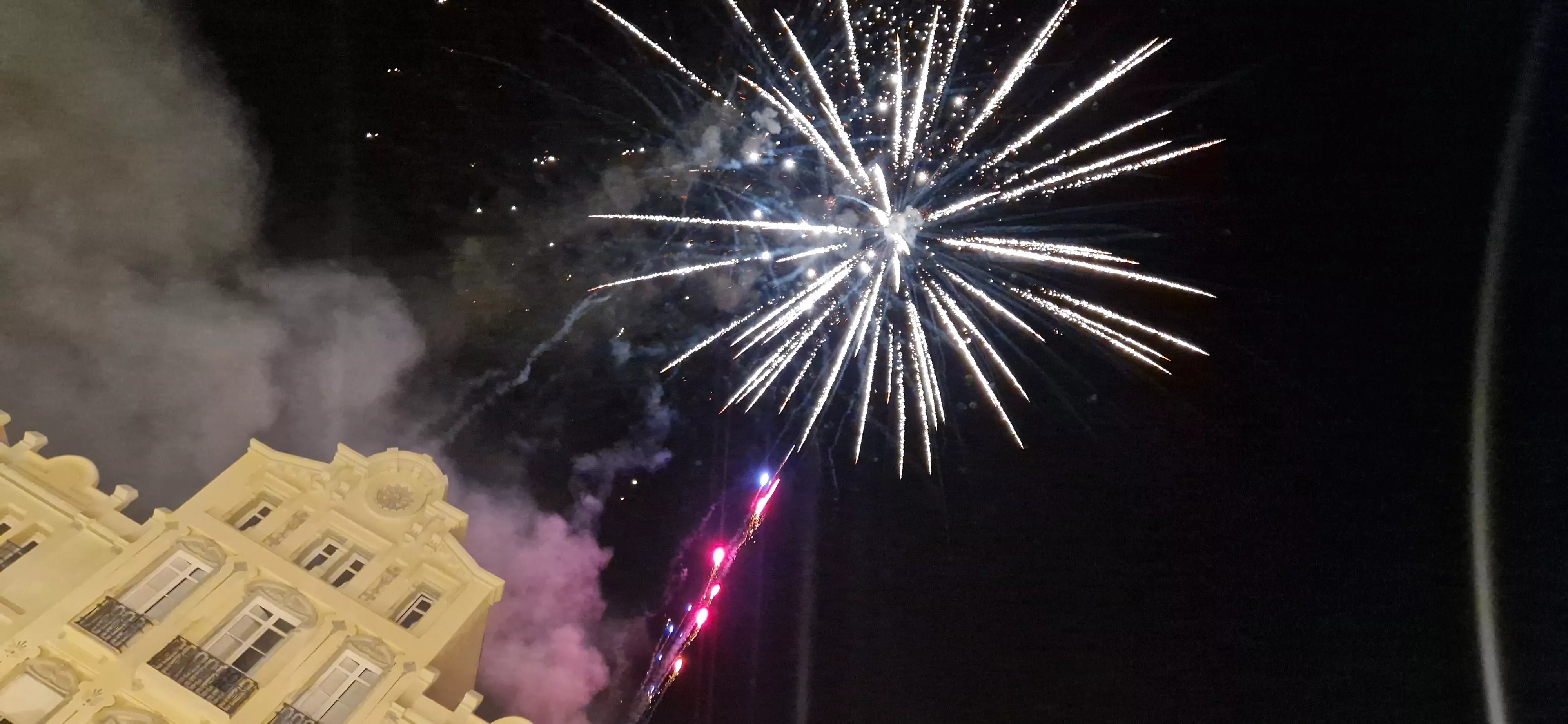 Colección de fuegos artificiales y traca final de San Lorenzo. Foto Myriam Martínez