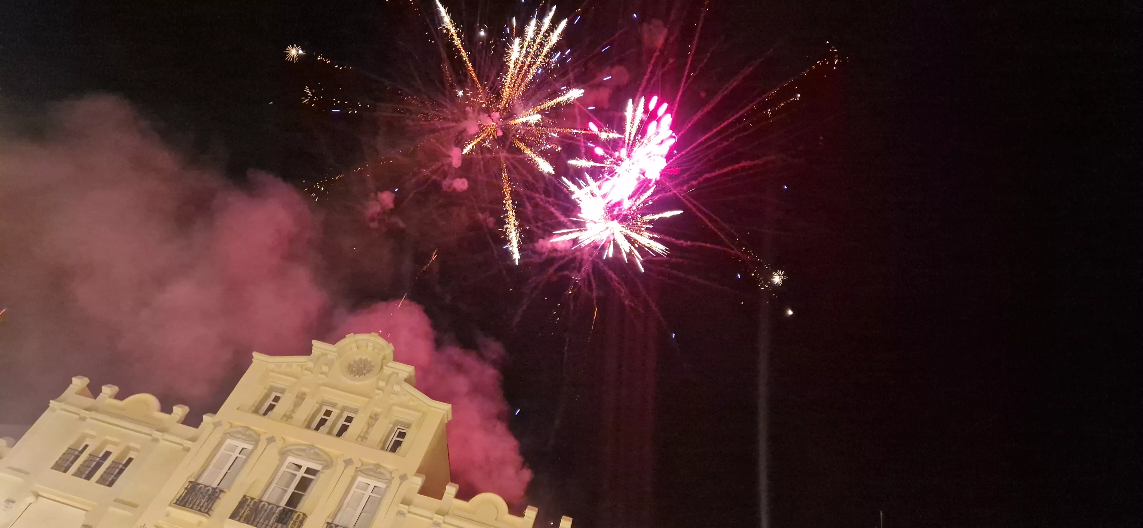 Colección de fuegos artificiales y traca final de San Lorenzo. Foto Myriam Martínez