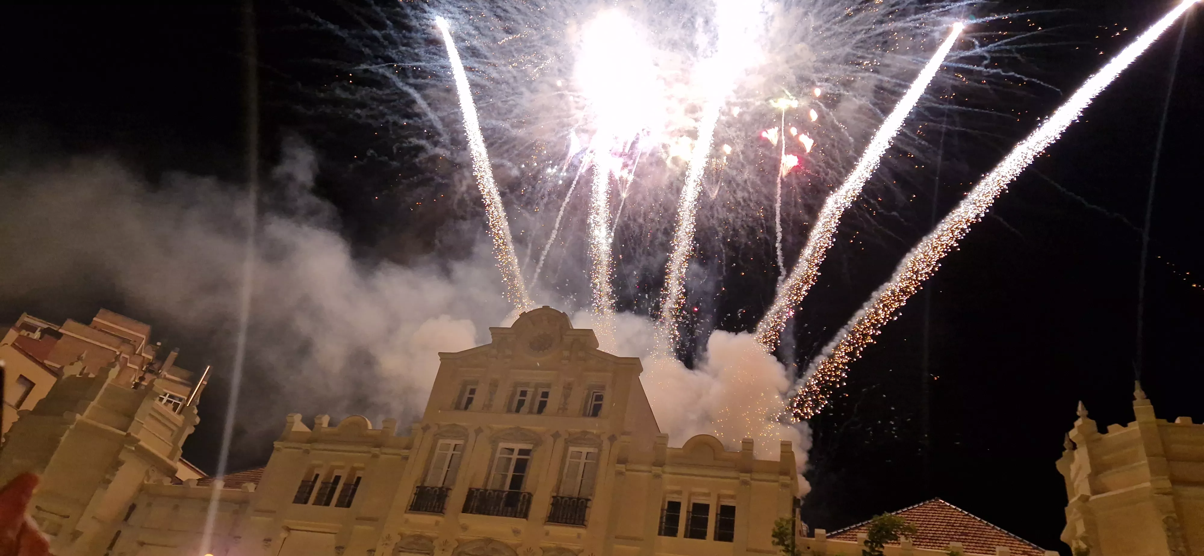 Colección de fuegos artificiales y traca final de San Lorenzo. Foto Myriam Martínez