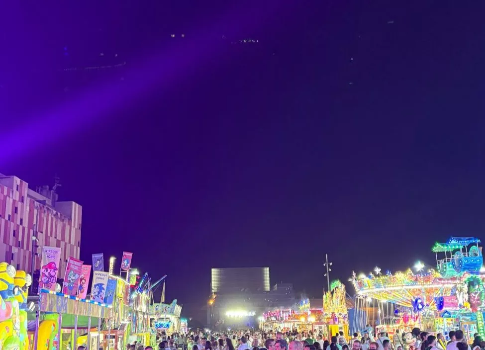 Caravana Starlink de Elon Musk o cualquier otra constelación de satélites sobre el cielo de Huesca este sábado