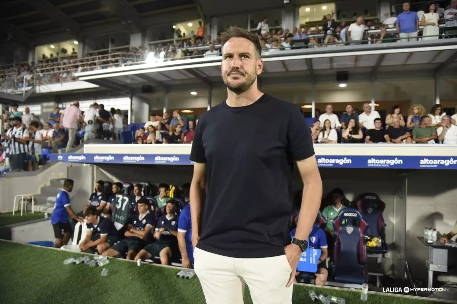 Sergi Guilló, primer partido oficial con el Huesca Sergi Guilló, primer partido oficial con el Huesca