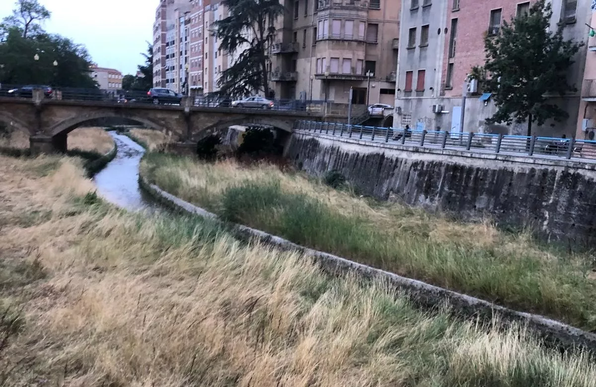 El PSOE denuncia el “estado de abandono” del río Vero en Barbastro.
