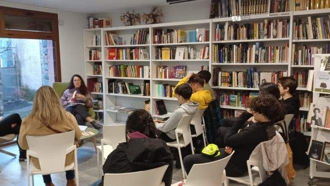 Visita a la Biblioteca de Villanúa.