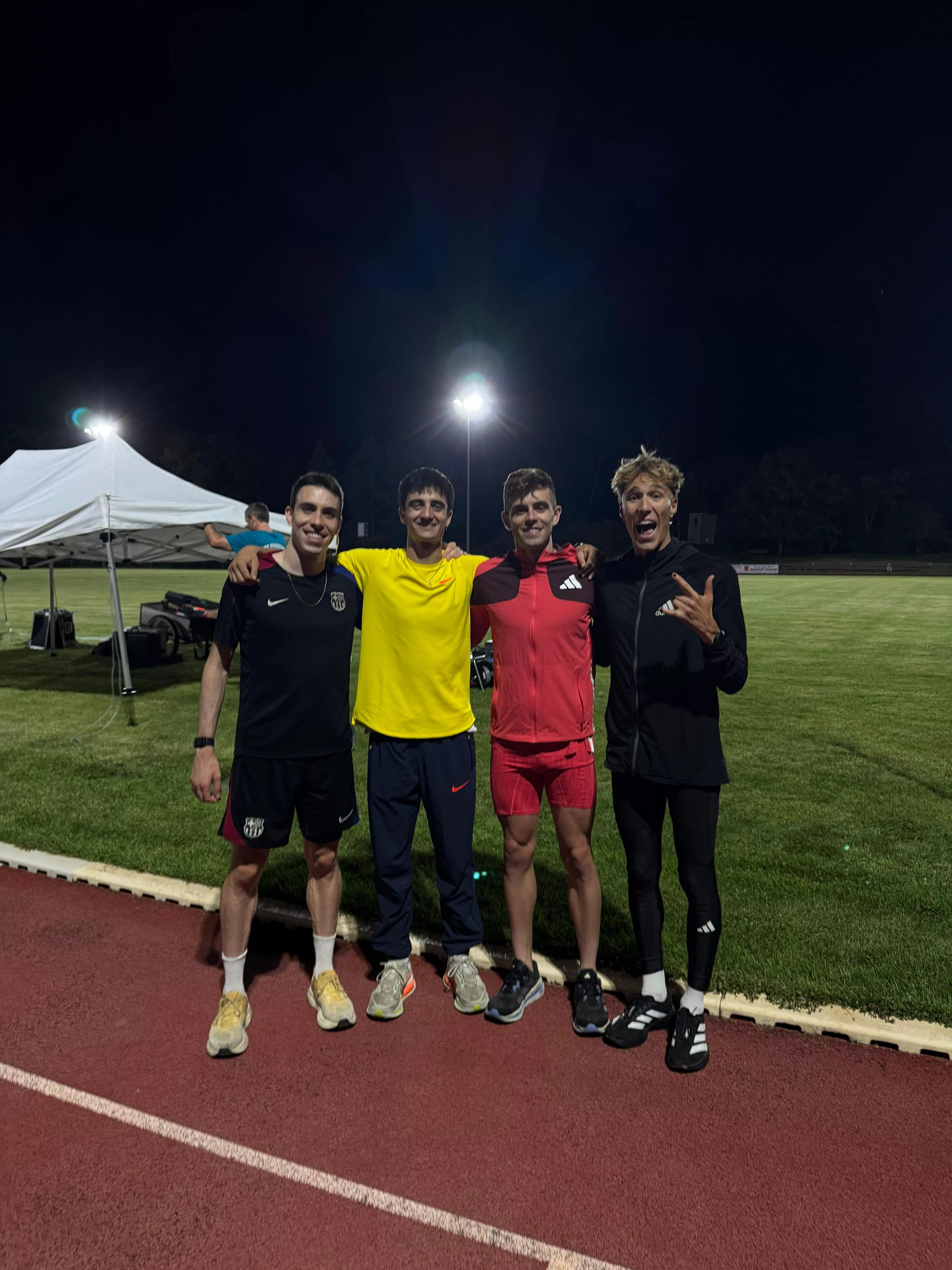 Pol Oriach, segundo por la izquierda, en el encuentro de este jueves en Alemania.