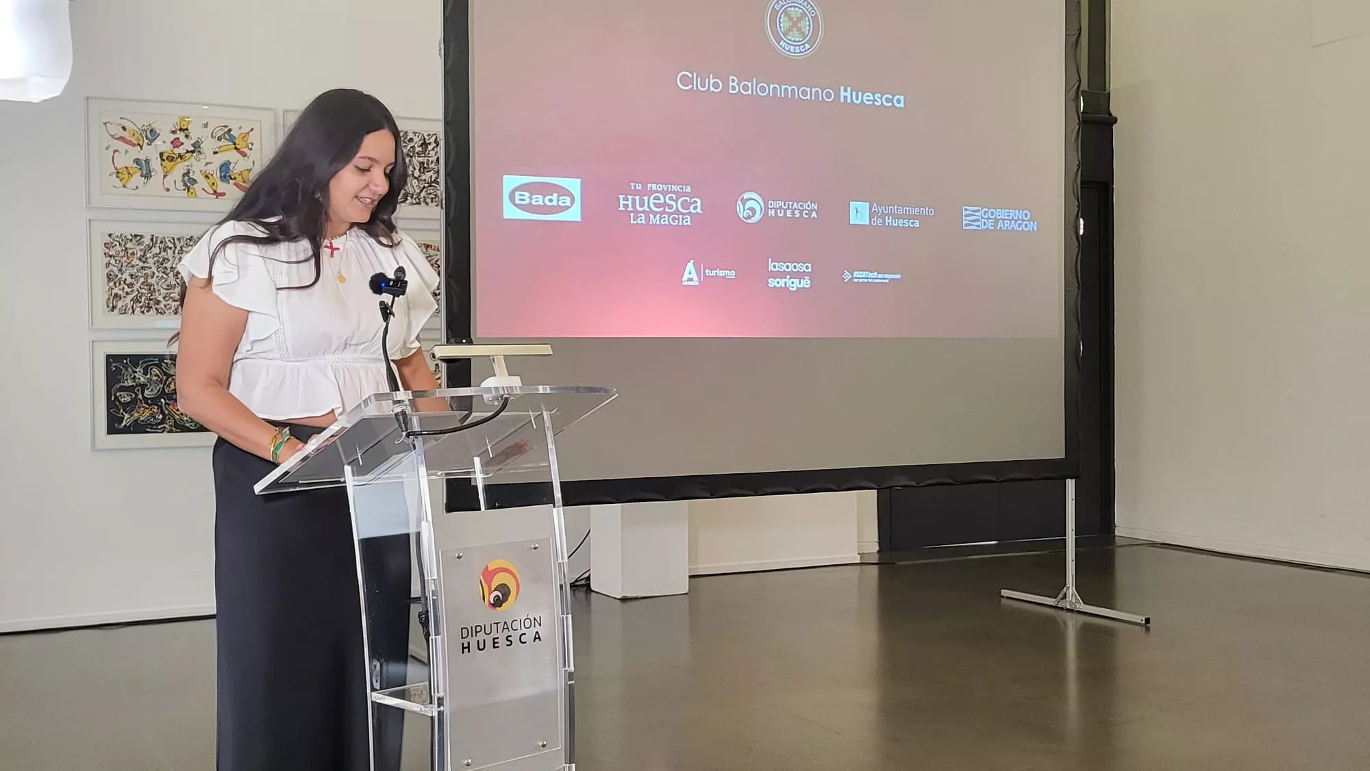 Presentación de la primera equipación de Bada Huesca