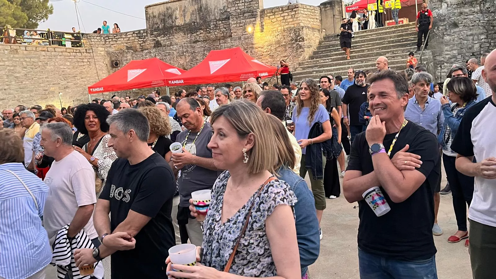 Actuación de Javier Ojeda en el Metro Festival 2025 en Almudévar. Foto Mercedes Manterola