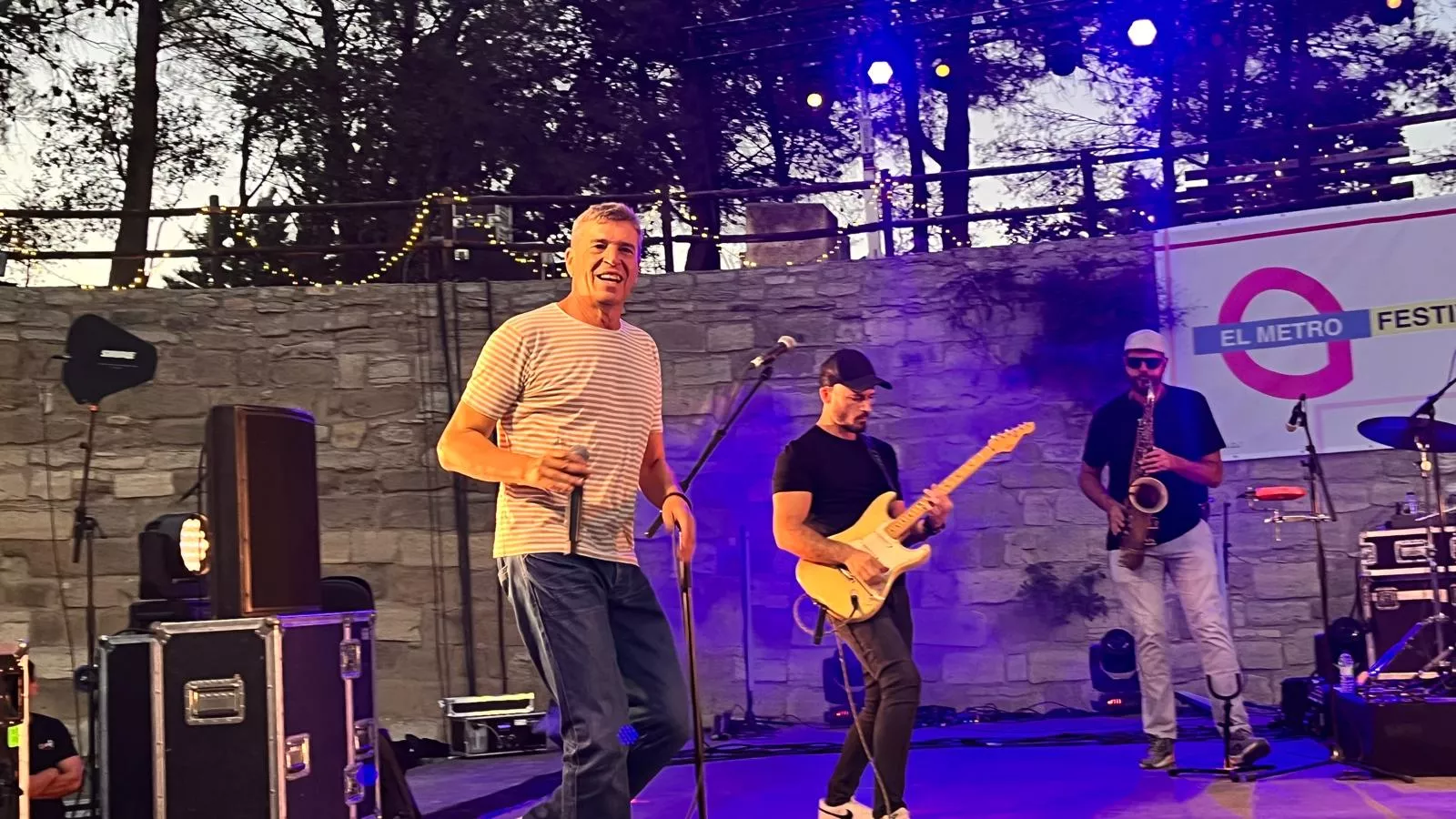 Actuación de Javier Ojeda en el Metro Festival 2025 en Almudévar. Foto Mercedes Manterola