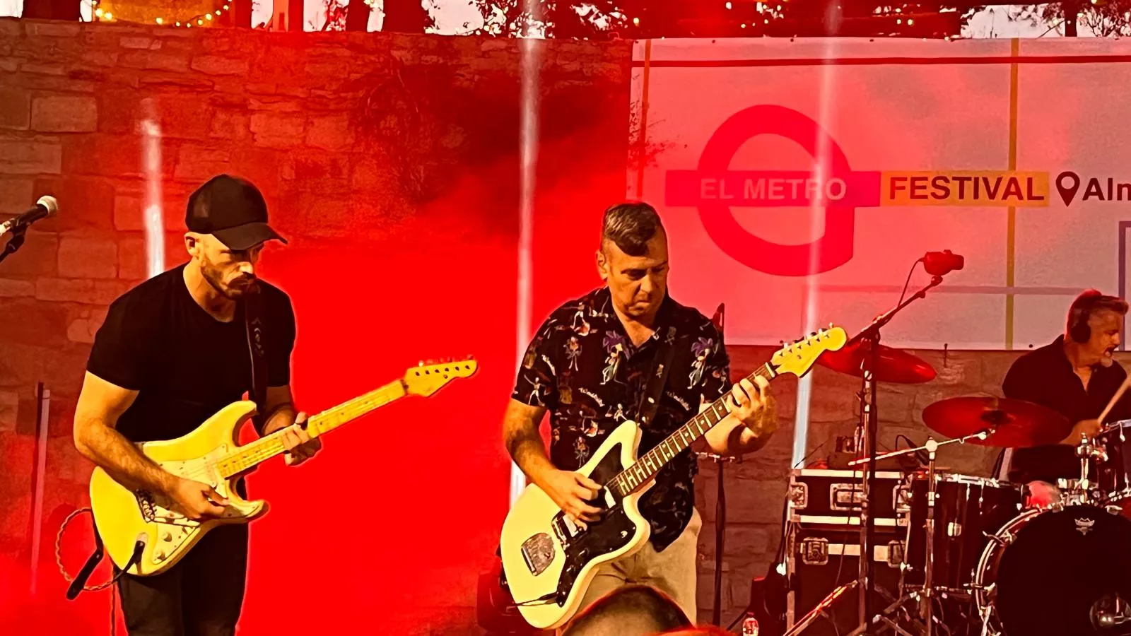 Actuación de Javier Ojeda en el Metro Festival 2025 en Almudévar. Foto Mercedes Manterola