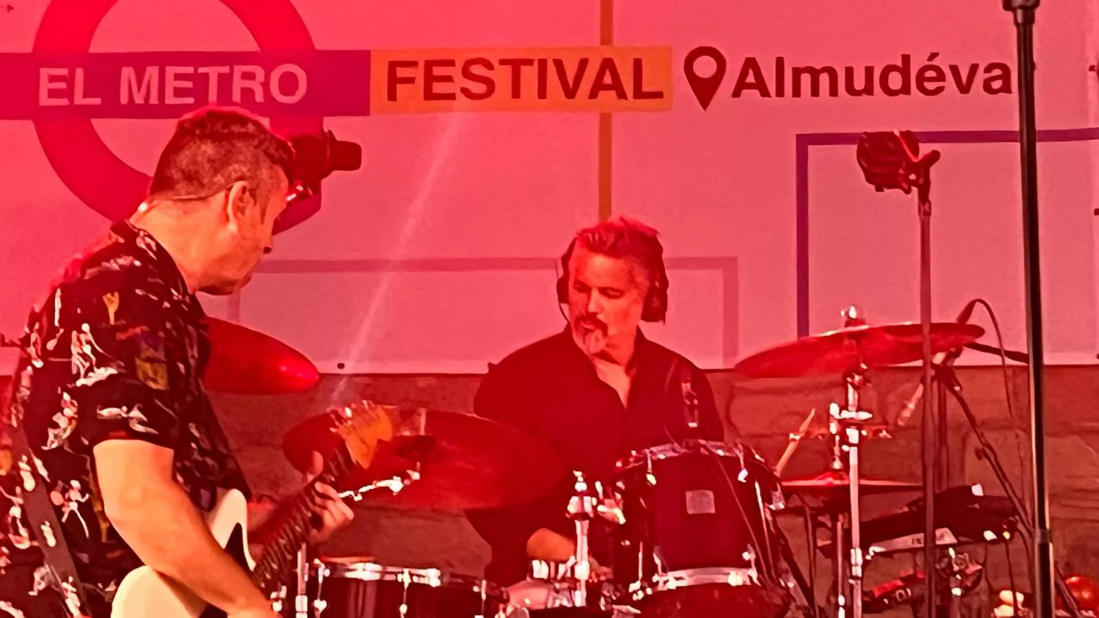 Actuación de Javier Ojeda en el Metro Festival 2025 en Almudévar. Foto Mercedes Manterola