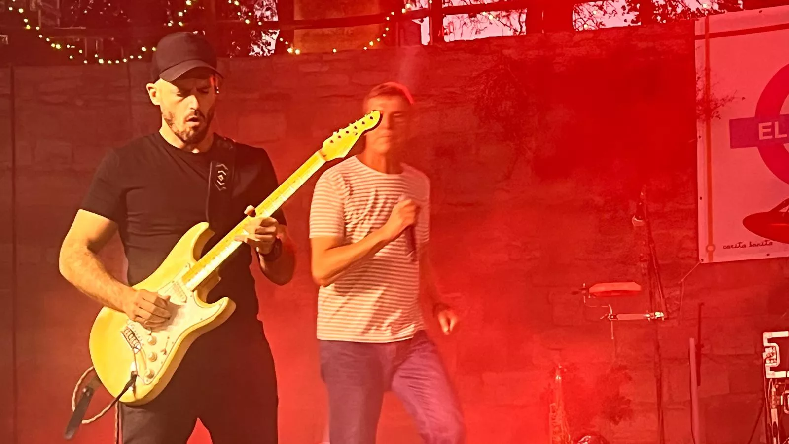 Actuación de Javier Ojeda en el Metro Festival 2025 en Almudévar. Foto Mercedes Manterola