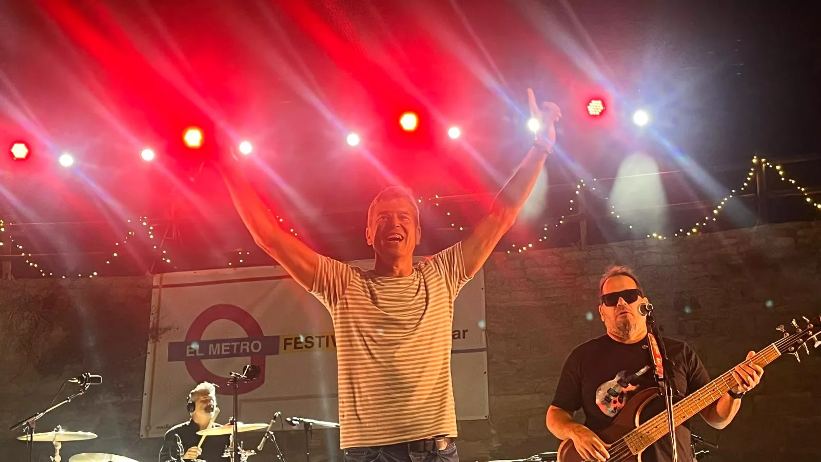 Actuación de Javier Ojeda en el Metro Festival 2025 en Almudévar. Foto Mercedes Manterola