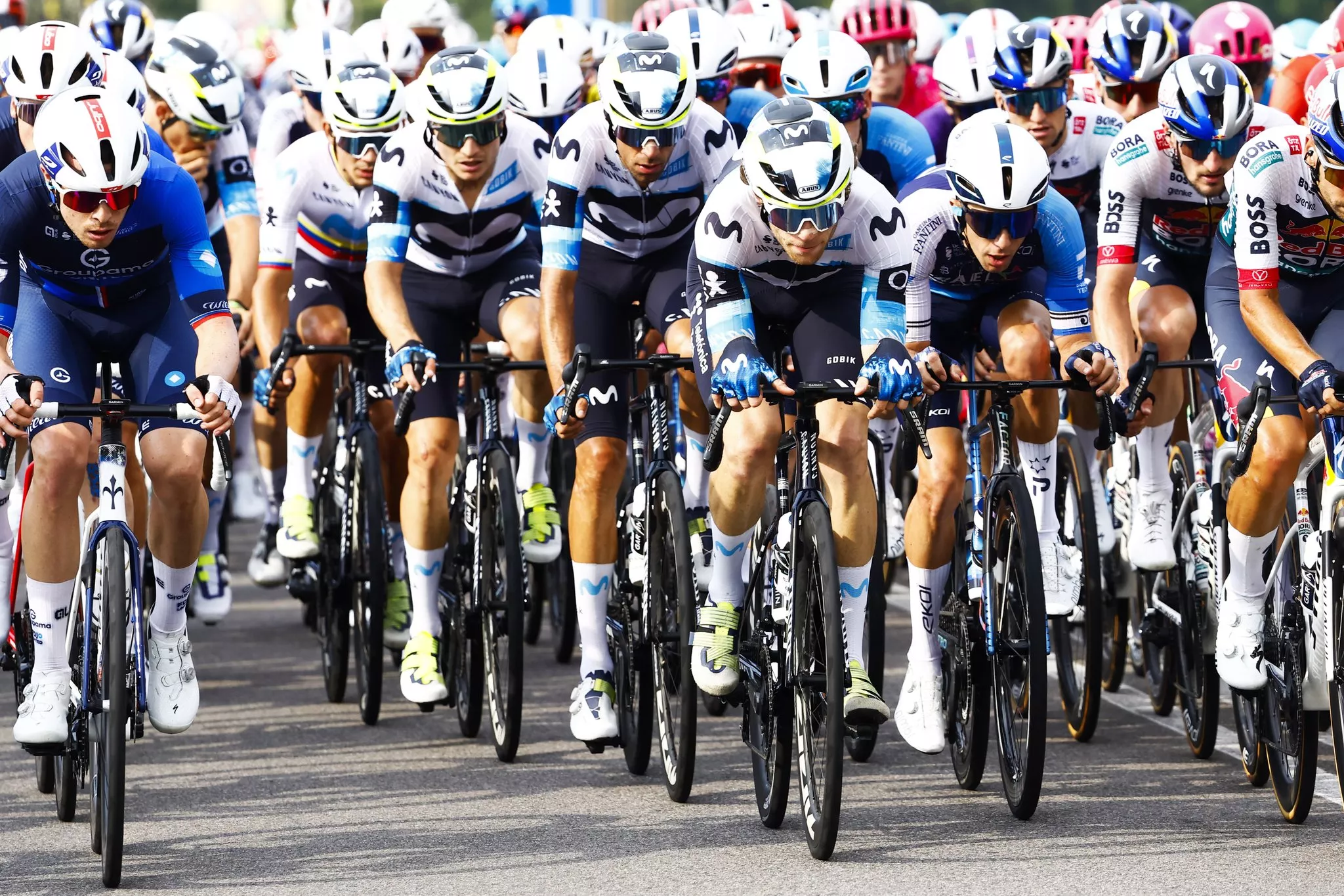 Movistar Team durante la primera etapa de la Vuelta. Foto: Movistar Team