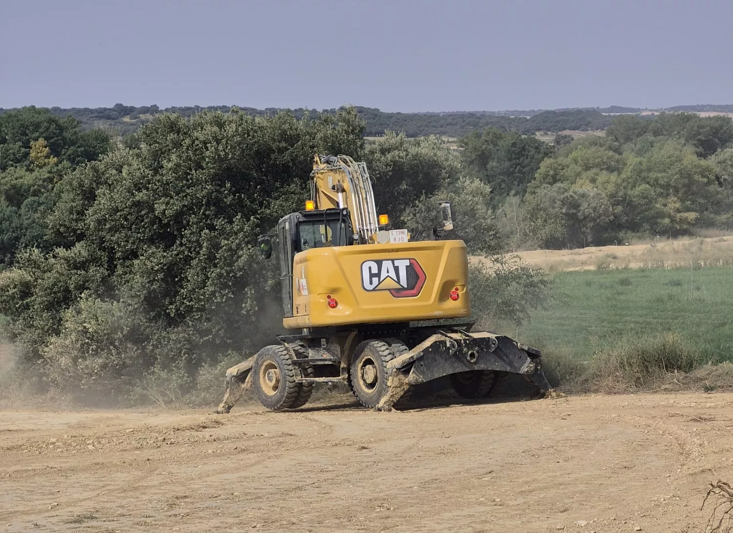 Máquina trabajando en Salillas Máquina trabajando en Salillas