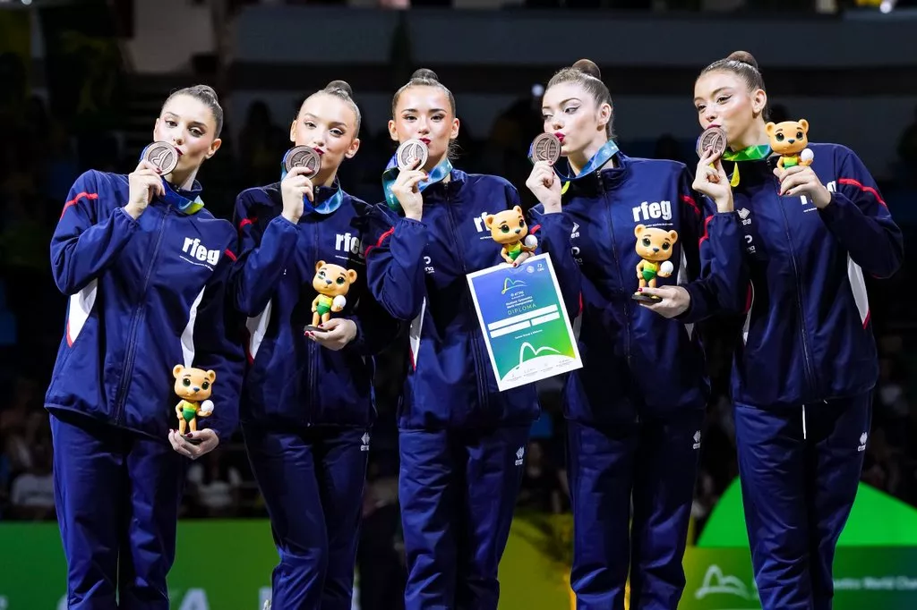 España, con la medalla de bronce en las cinco cintas.