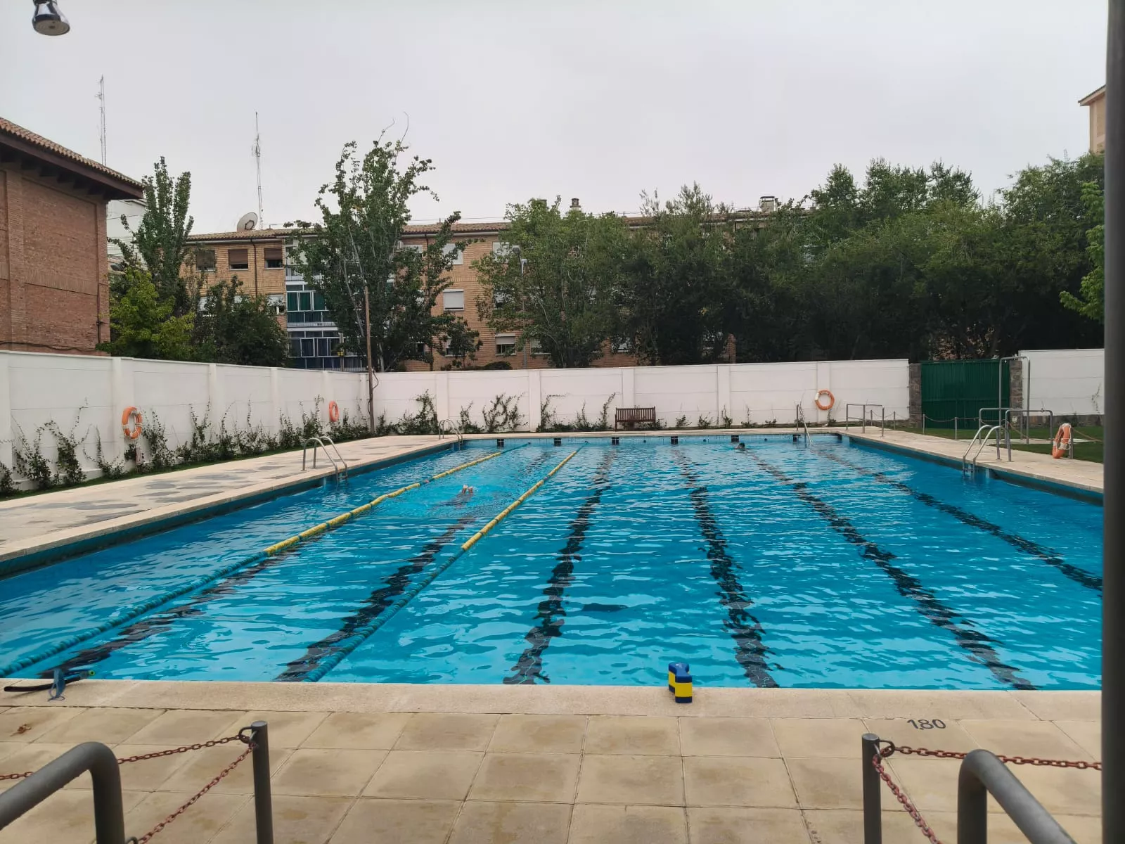 Piscina del Complejo Deportivo Ruiseñor de Huesca.