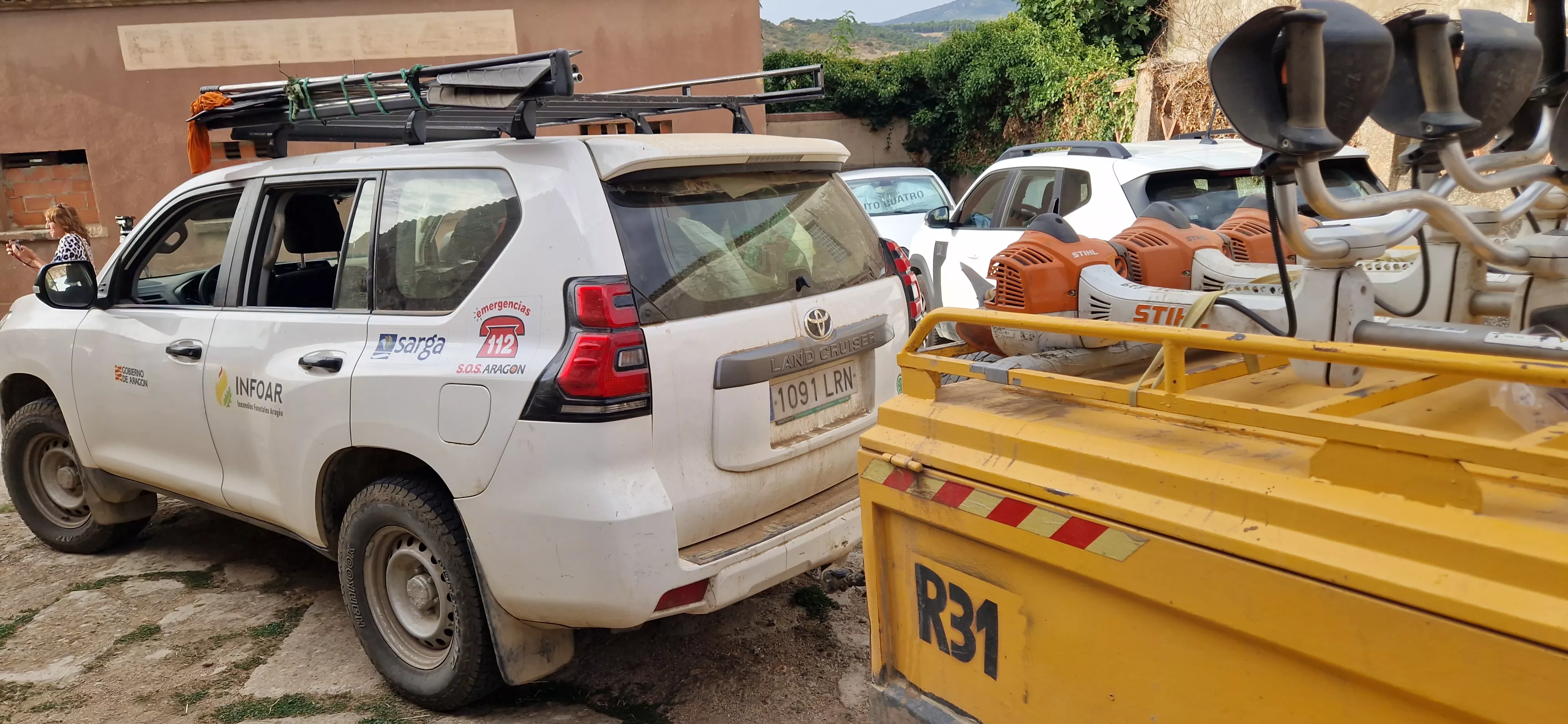 Bomberos de Infoar a su regreso a Ayerbe del incendio de Castilla y León. Foto Myriam Martínez